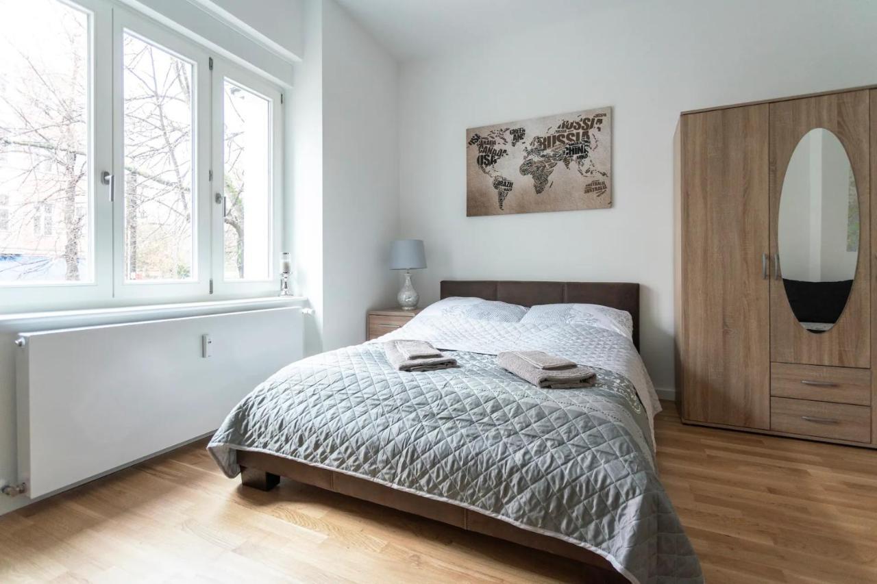 A Stylish In The Center Of True Appartement